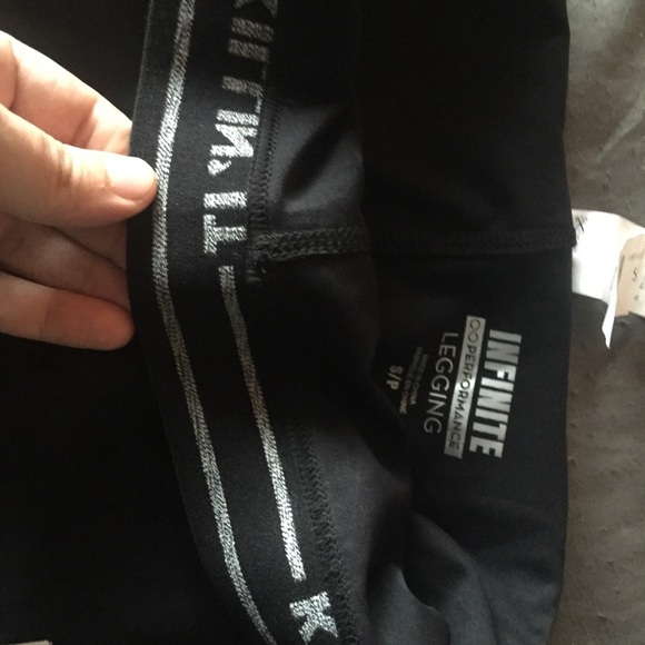 Black infinite performance legging - Picture 5 of 7